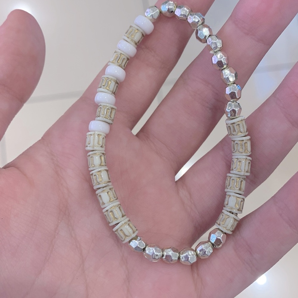 Shiny bracelet
